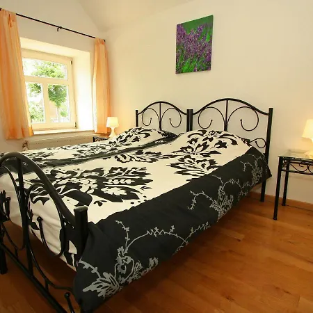 Lovely In With Forest Nearby בית נופש *