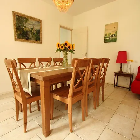 בית נופש Lovely In With Forest Nearby Wijlre