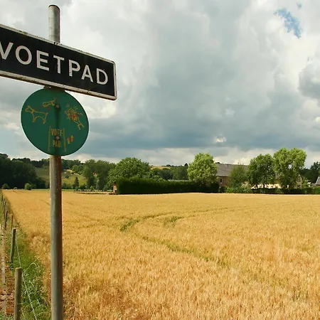 Lovely In With Forest Nearby בית נופש *