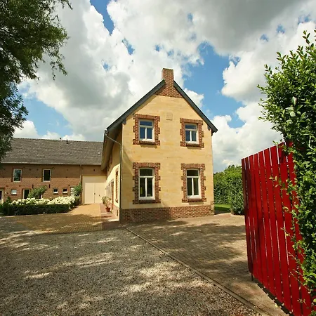 Lovely In With Forest Nearby Vakantiehuis