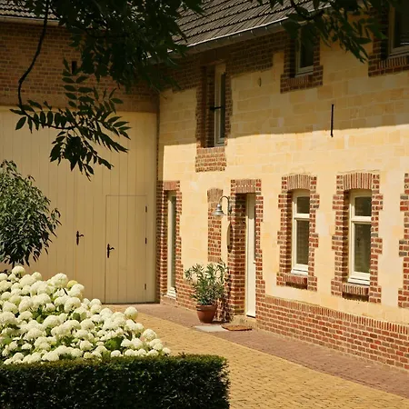 Lovely In With Forest Nearby Vakantiehuis *