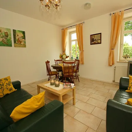 Vakantiehuis Lovely In With Forest Nearby