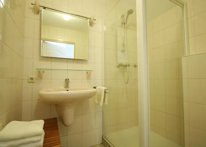 Сasa de vacaciones Lovely In With Forest Nearby