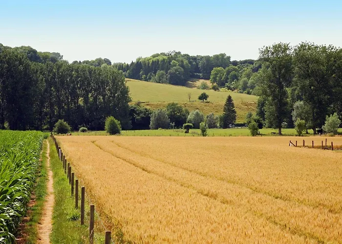 Сasa de vacaciones Lovely In With Forest Nearby