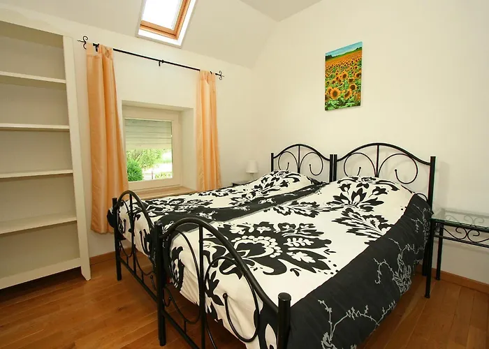 Lovely In With Forest Nearby *