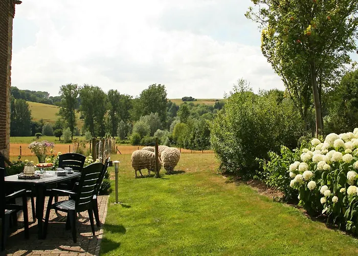 Lovely In With Forest Nearby *