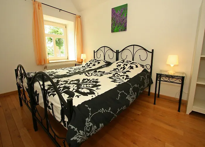 Сasa de vacaciones Lovely In With Forest Nearby *